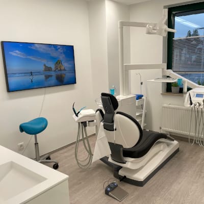 behandlungszimmer2-400x400.jpg
